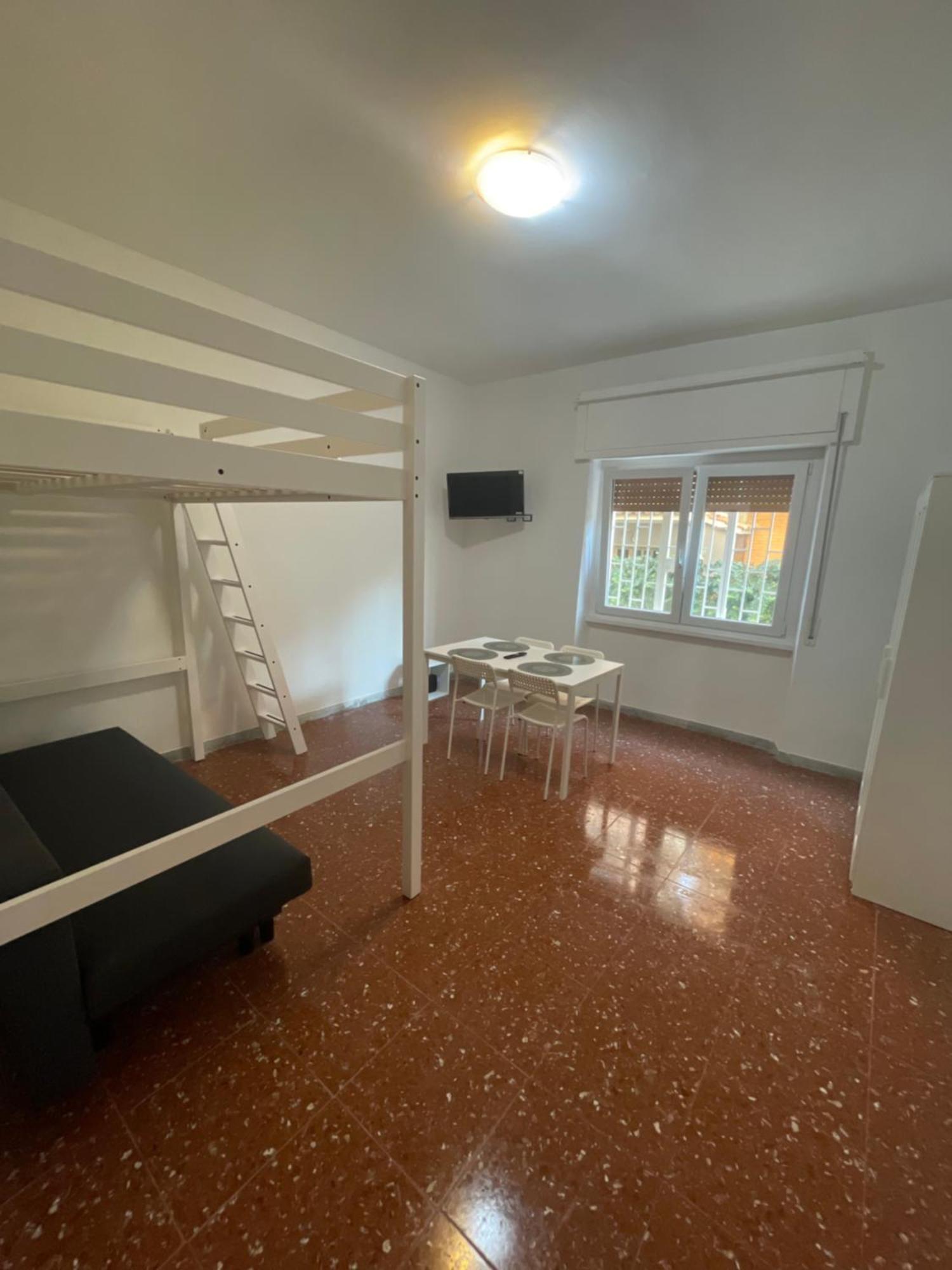 Rum i privatbostad Stanza Confortevole A